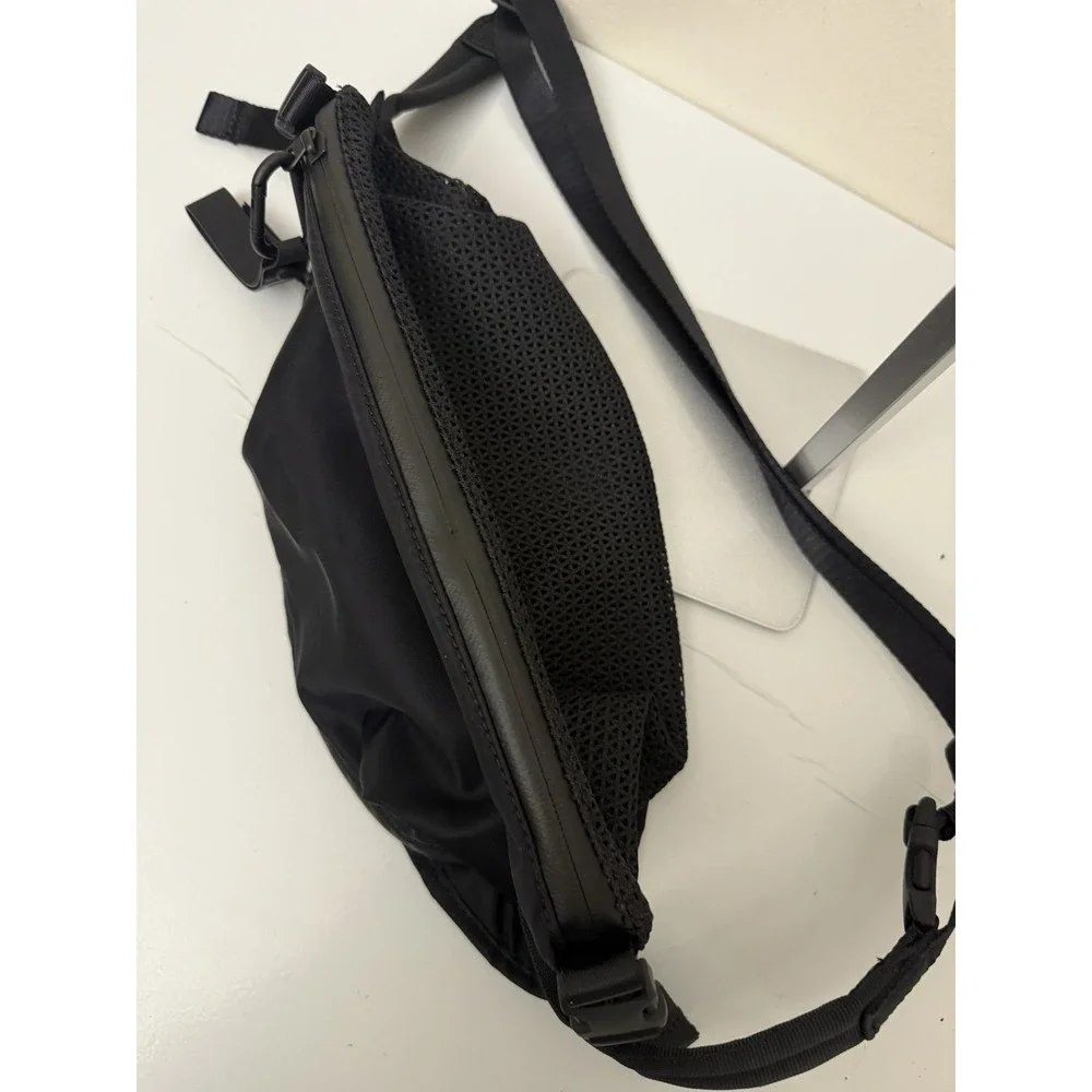 Lululemon All Hours Belt Bag Fanny Pack Mesh Expandable‎ Crossbody Sling Pack